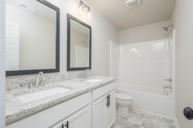 1088 S Bear Creek Road, Dickson, TN 37055