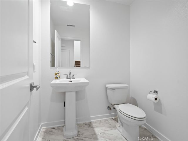 28645 Jardineras, Valencia, CA 91354