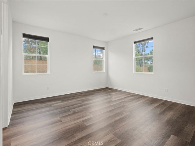 28645 Jardineras, Valencia, CA 91354