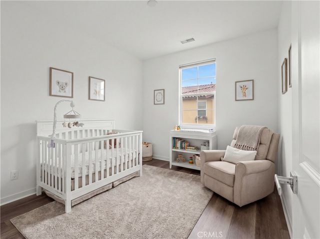 28645 Jardineras, Valencia, CA 91354