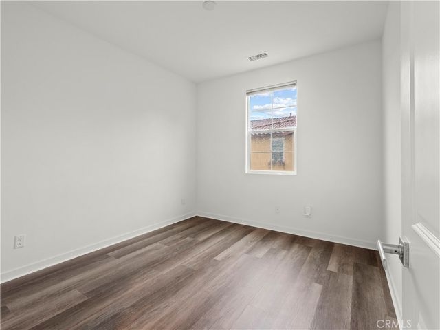 28645 Jardineras, Valencia, CA 91354