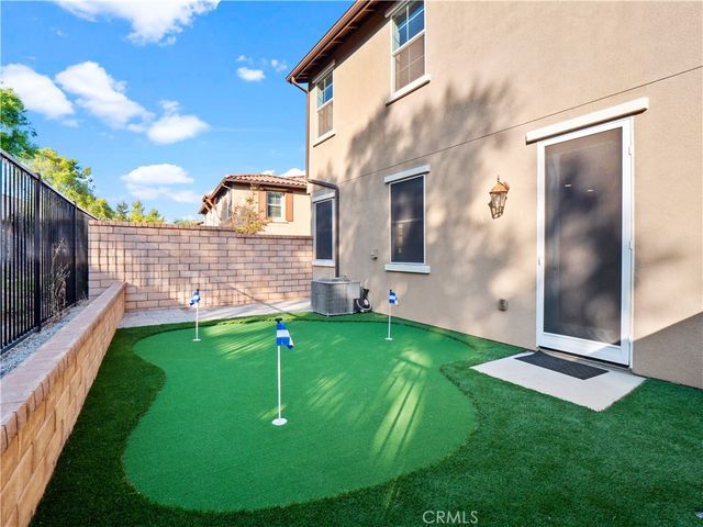 28645 Jardineras, Valencia, CA 91354