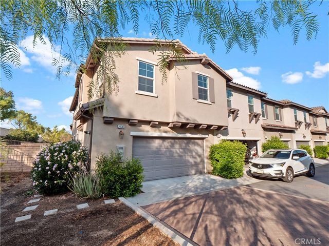 28645 Jardineras, Valencia, CA 91354