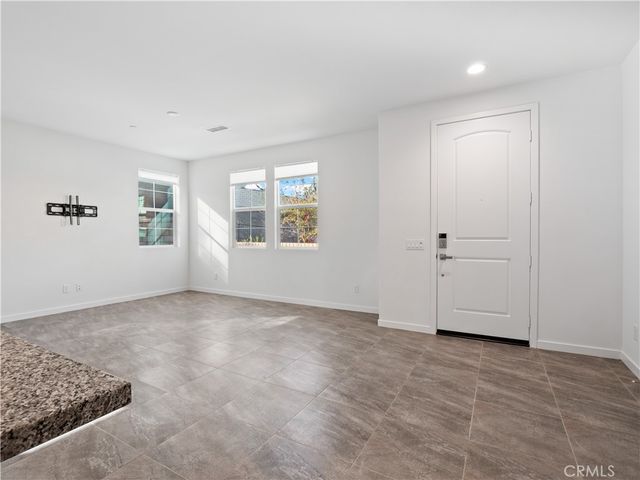 28645 Jardineras, Valencia, CA 91354