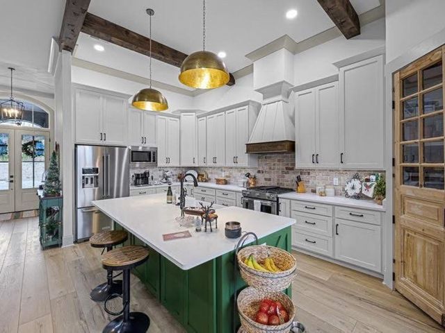 25 Shoreview Ln, Huntingdon, TN 38344