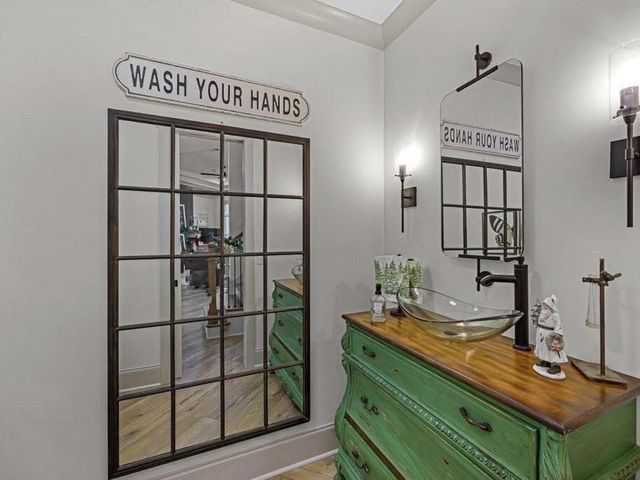 25 Shoreview Ln, Huntingdon, TN 38344