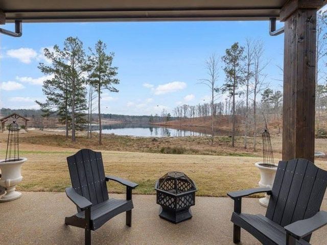 25 Shoreview Ln, Huntingdon, TN 38344