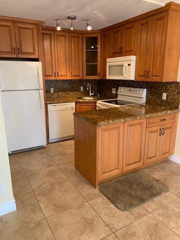 1907 NE 2nd Street 6, Deerfield Beach, FL 33441