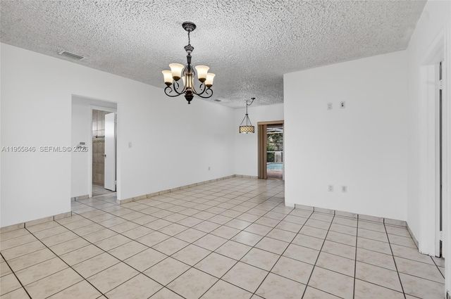 5700 NW 111th Ter, Hialeah, FL 33012
