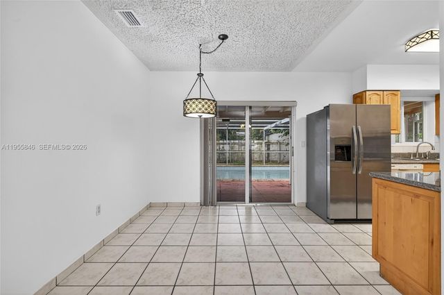 5700 NW 111th Ter, Hialeah, FL 33012