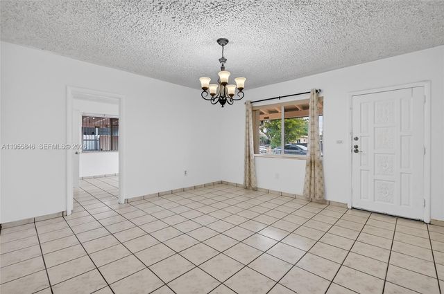 5700 NW 111th Ter, Hialeah, FL 33012