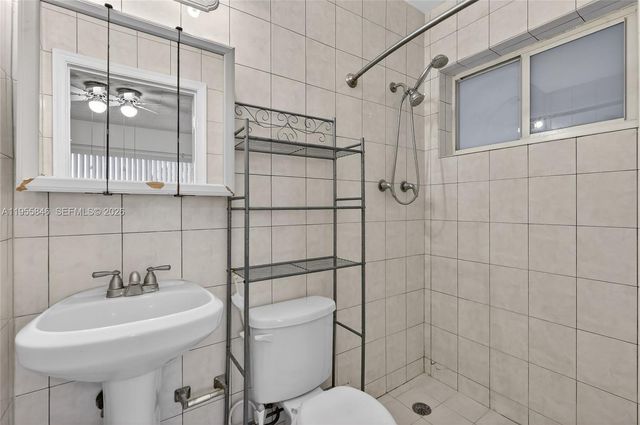 5700 NW 111th Ter, Hialeah, FL 33012