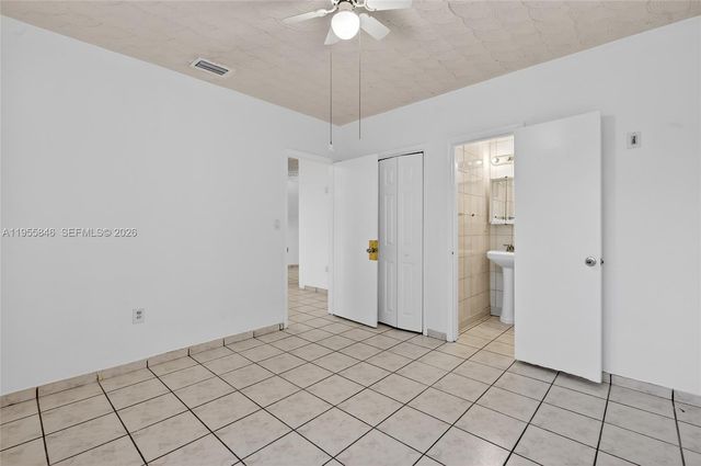 5700 NW 111th Ter, Hialeah, FL 33012