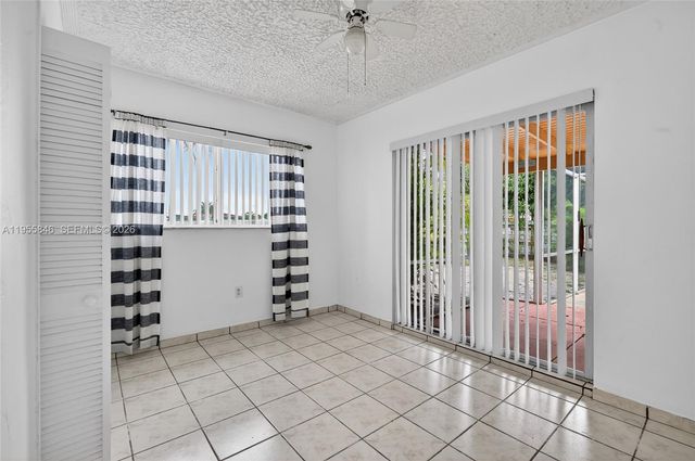 5700 NW 111th Ter, Hialeah, FL 33012