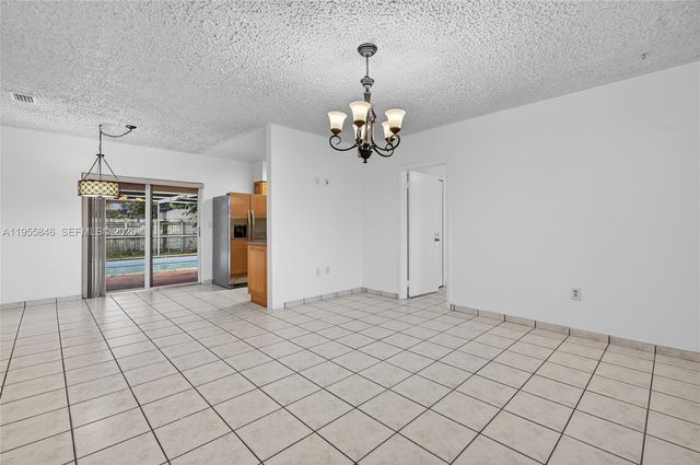 5700 NW 111th Ter, Hialeah, FL 33012