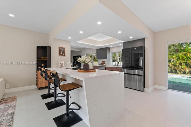 5341 SW 1st St, Plantation, FL 33317