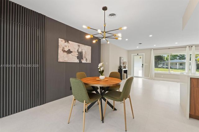 5341 SW 1st St, Plantation, FL 33317