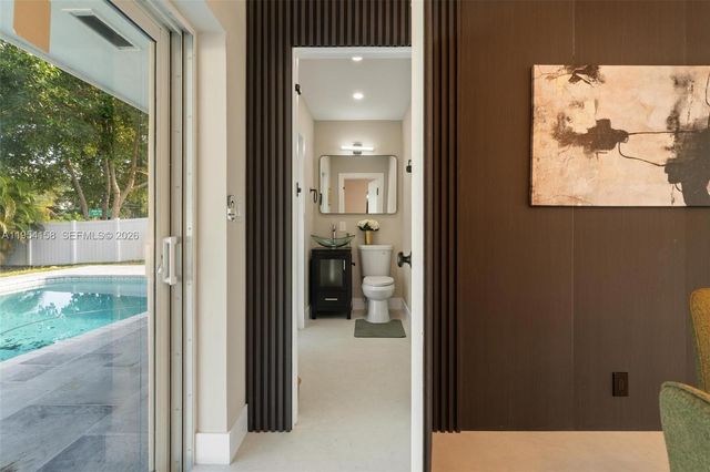 5341 SW 1st St, Plantation, FL 33317