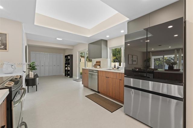 5341 SW 1st St, Plantation, FL 33317