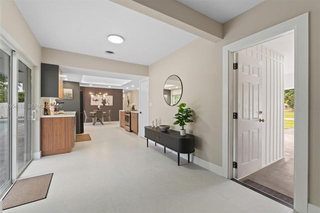 5341 SW 1st St, Plantation, FL 33317