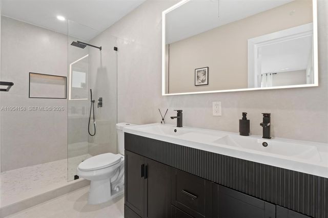 5341 SW 1st St, Plantation, FL 33317