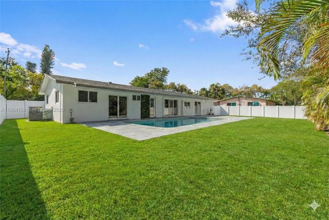 5341 SW 1st St, Plantation, FL 33317