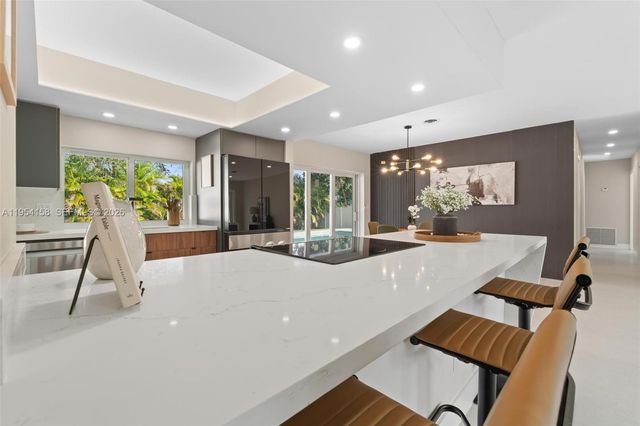 5341 SW 1st St, Plantation, FL 33317