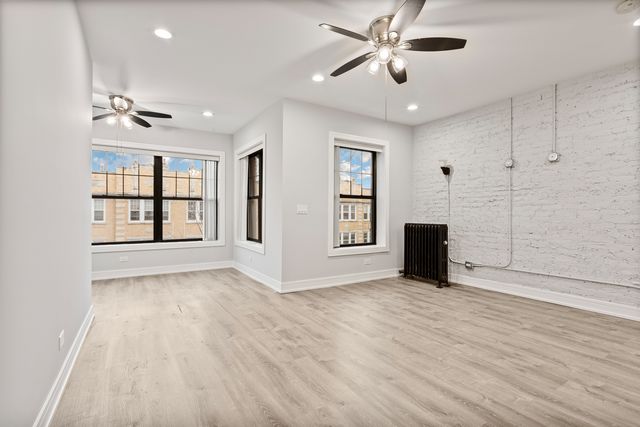 1066 W Glenlake Avenue 1, Chicago, IL 60660