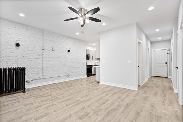 1066 W Glenlake Avenue 1, Chicago, IL 60660