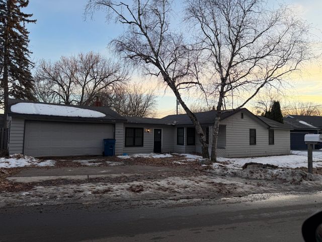 15 Pleasant Avenue, Excelsior, MN 55331