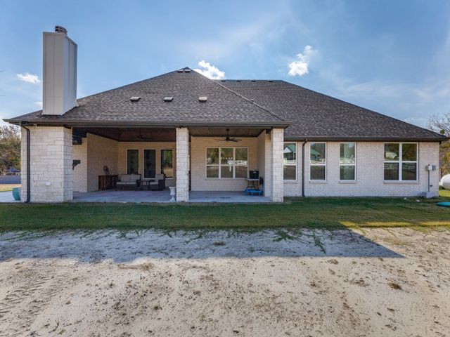 129 Lariat Court, Azle, TX 76020