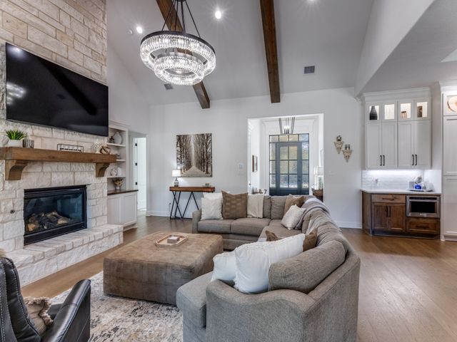 129 Lariat Court, Azle, TX 76020