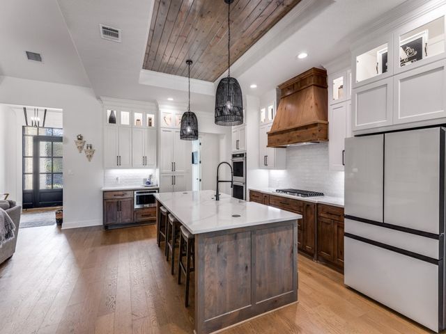 129 Lariat Court, Azle, TX 76020