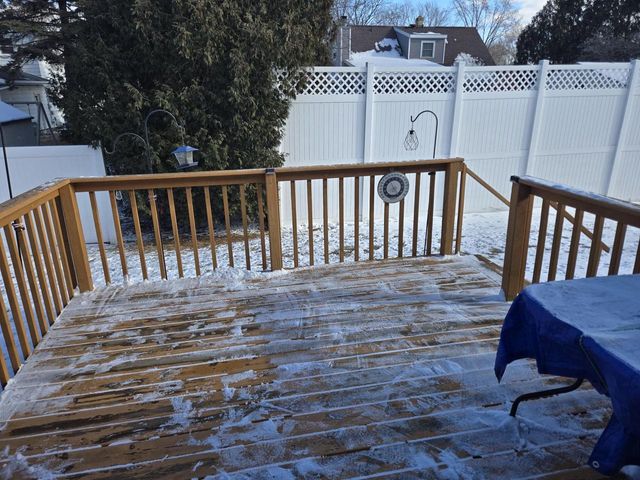 1753 W 5TH AVENUE, Oshkosh, WI 54902