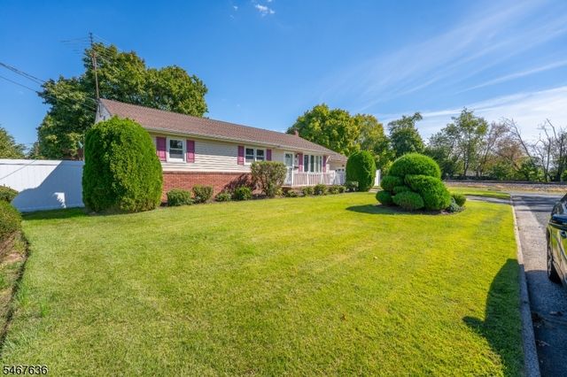 8 N 11Th Ave, Manville Boro, NJ 08835