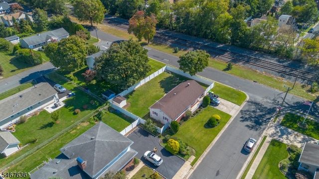8 N 11Th Ave, Manville Boro, NJ 08835