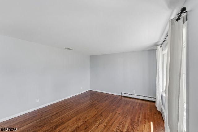 8 N 11Th Ave, Manville Boro, NJ 08835