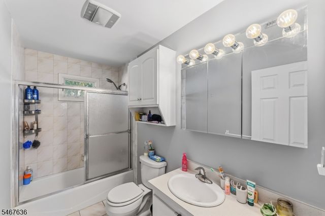 8 N 11Th Ave, Manville Boro, NJ 08835