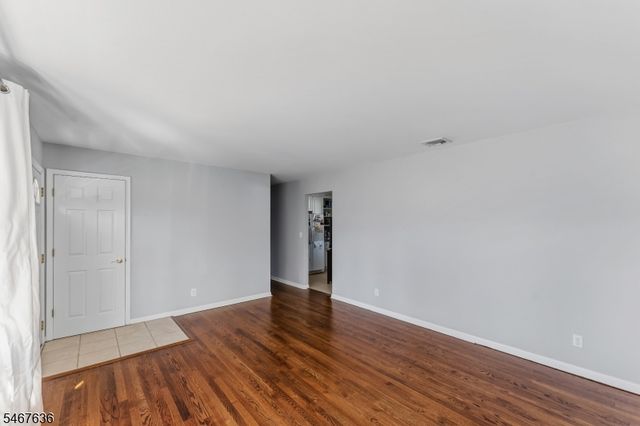 8 N 11Th Ave, Manville Boro, NJ 08835