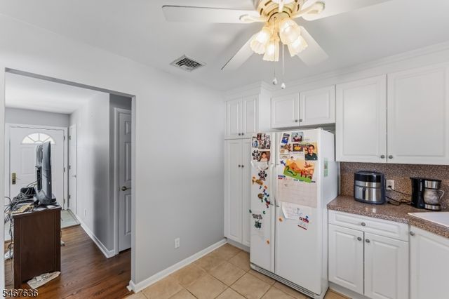 8 N 11Th Ave, Manville Boro, NJ 08835