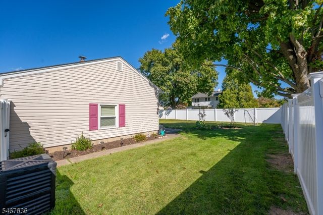 8 N 11Th Ave, Manville Boro, NJ 08835