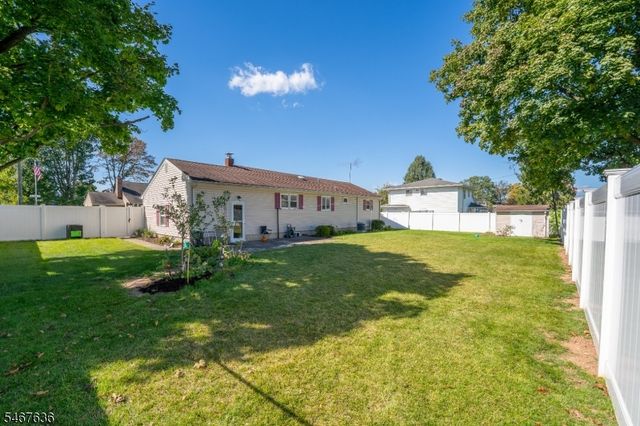 8 N 11Th Ave, Manville Boro, NJ 08835