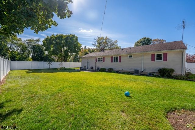 8 N 11Th Ave, Manville Boro, NJ 08835