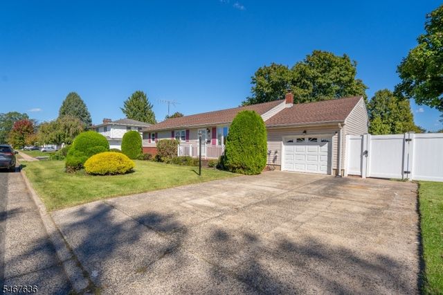 8 N 11Th Ave, Manville Boro, NJ 08835