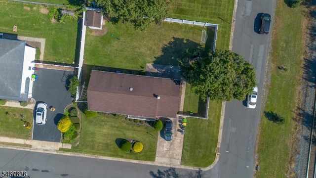 8 N 11Th Ave, Manville Boro, NJ 08835