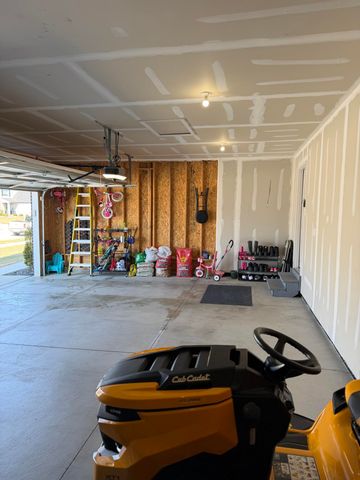 9069 Heritage Drive, Romulus, MI 48174