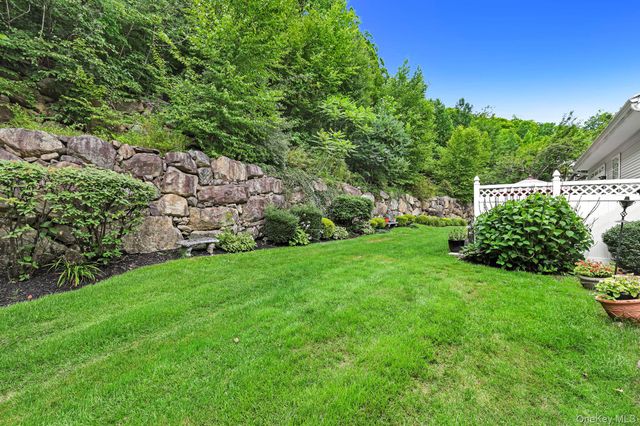271 Woodlands Drive, Tuxedo Park, NY 10987