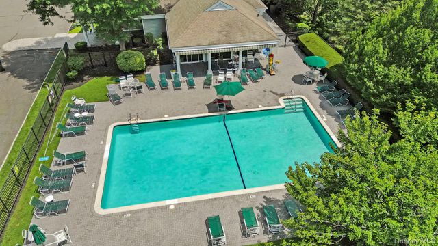 271 Woodlands Drive, Tuxedo Park, NY 10987