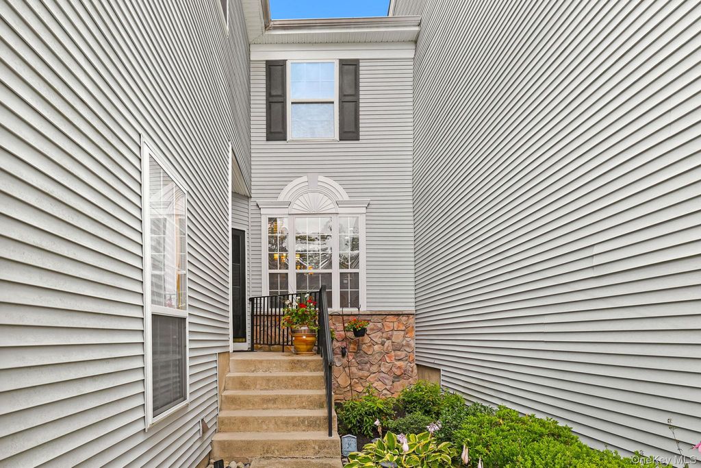 271 Woodlands Drive, Tuxedo Park, NY 10987 — photo 4