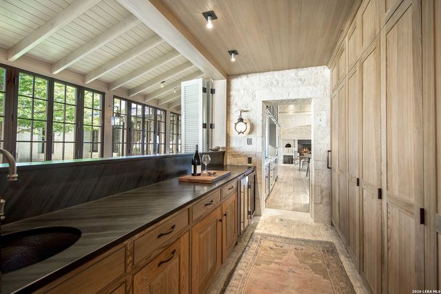 850 SISTERDALE RD, Boerne, TX 78006